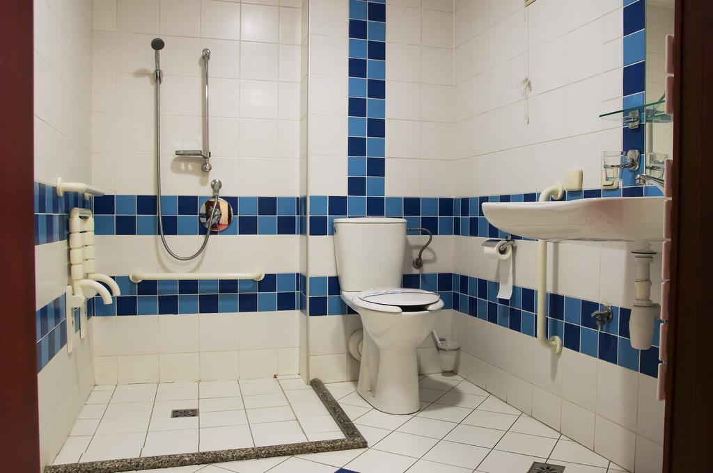 Hotel Sutoris Бохня Номер фото
